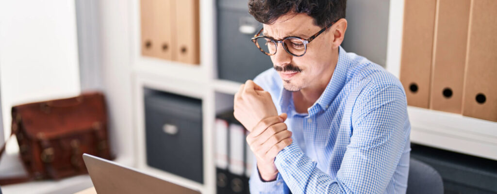 Breaking the Cycle: Proactive Steps in Repetitive Strain Injury Mastery